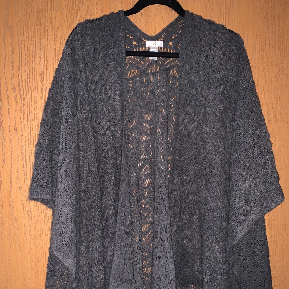 Gray shawl - Picture 1 of 2